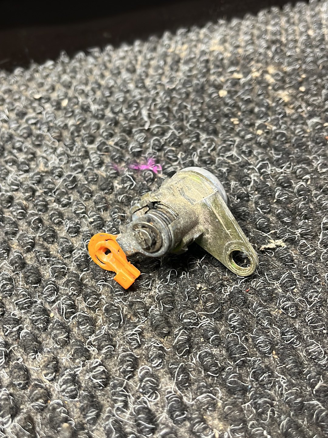1994-1999 Toyota RAV4 A10 SXA11- Right Front Door Lock Barrel- (TAG7711)