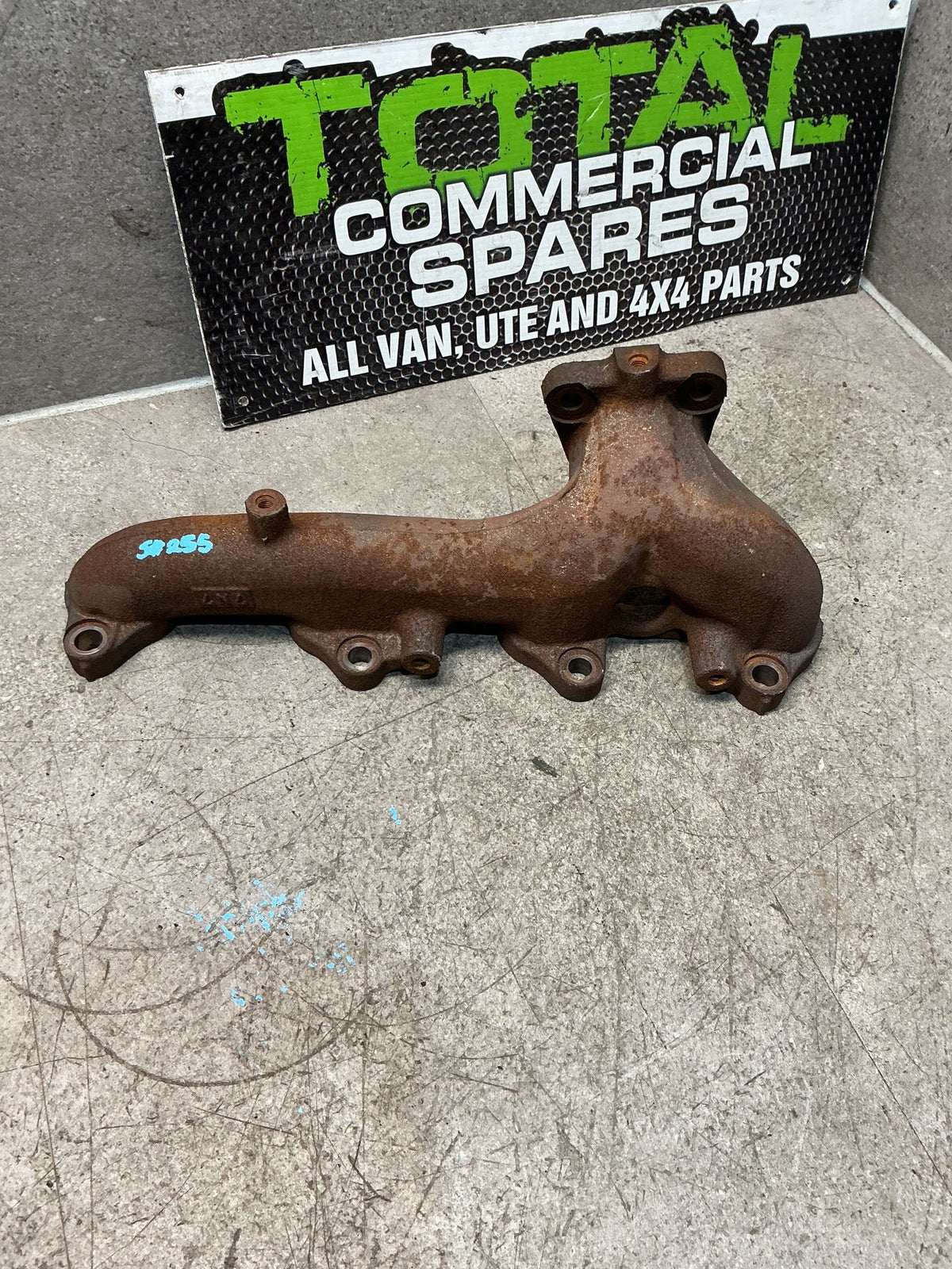 2005-2010 Toyota Hiace V H200- Exhaust Manifold- (TAG15641)