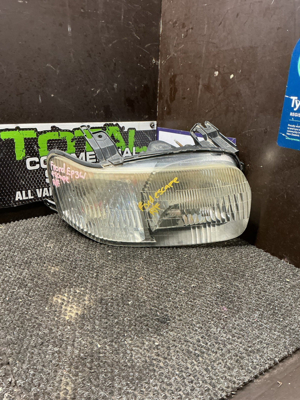 2003 Ford Escape- Right Headlight- (TAG9589) PN: E104-51030