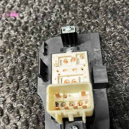 2017 Holden Captiva- Right Rear Window Switch- (TAG7980)