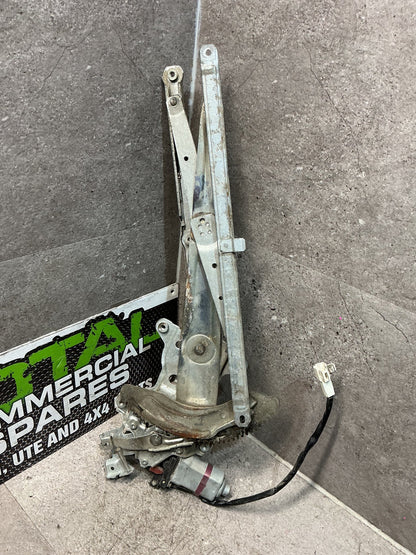 2004 Toyota Estima ACR30 - Right Rear Window Regulator/Motor - (TAG16141)