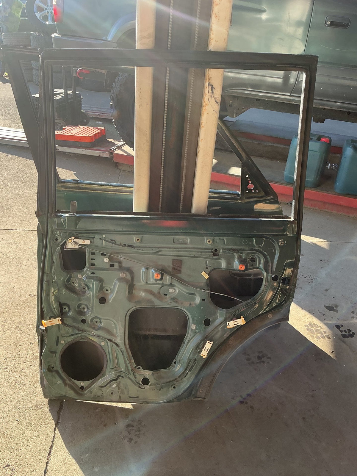 1996-2000 Toyota Land Cruiser J90 - Right Rear Door Shell - (TAG18049)