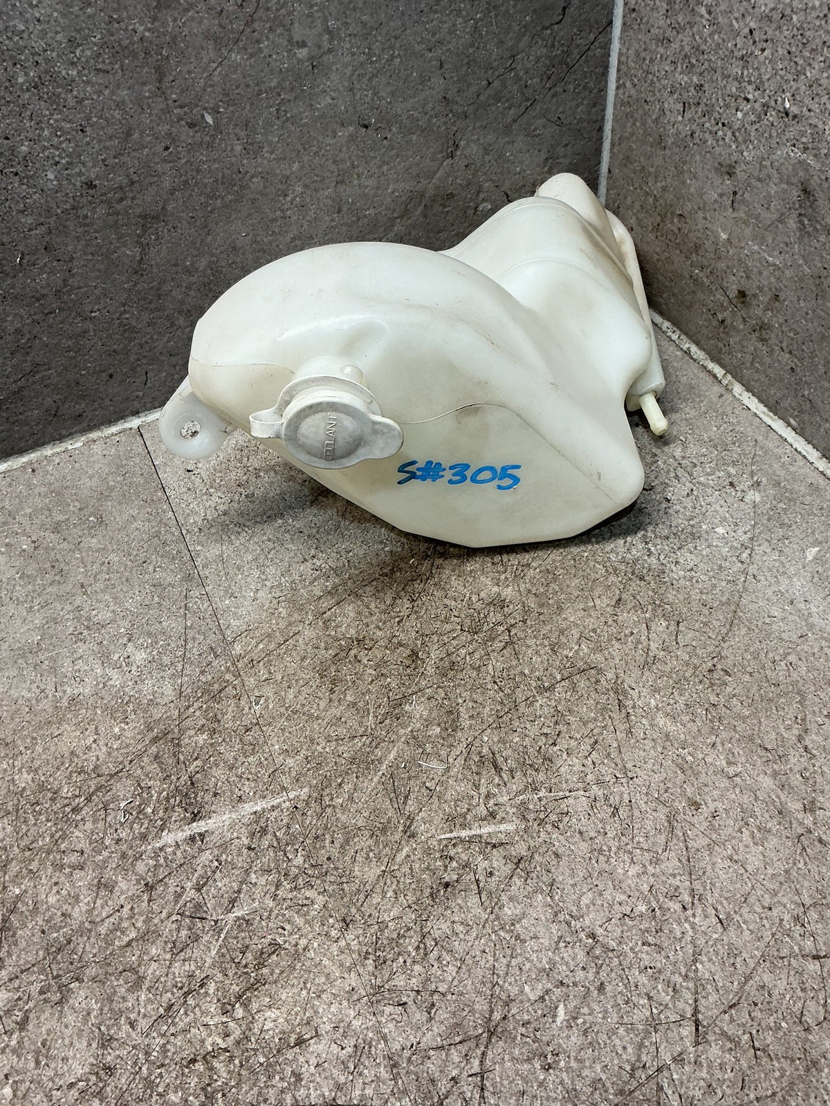 2011 Mitsubishi Outlander CW*W CW4W - Overflow Bottle - (TAG18907)