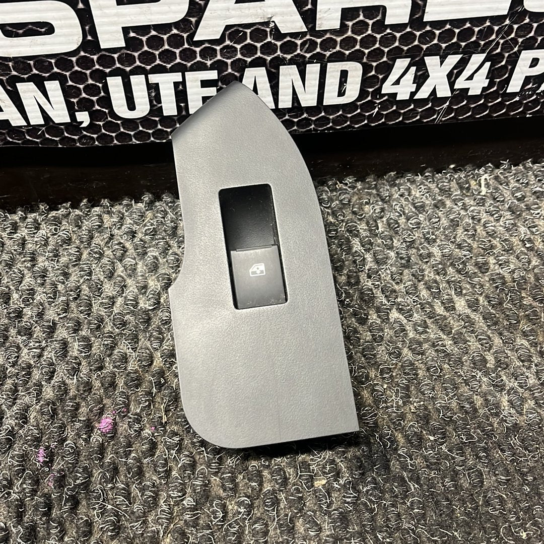 2013 Holden Captiva 7- Right Rear Window Switch- (TAG8162)