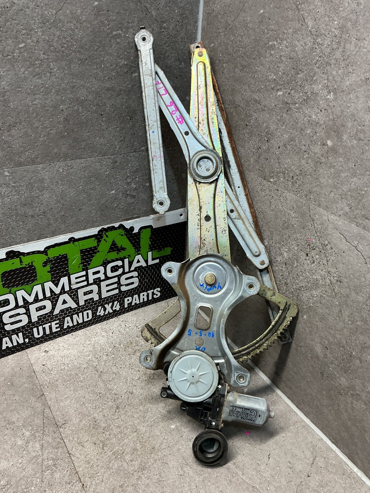2005-2006 Toyota Hilux VII N20- Left Front Window Regulator/Motor- (TAG13691)