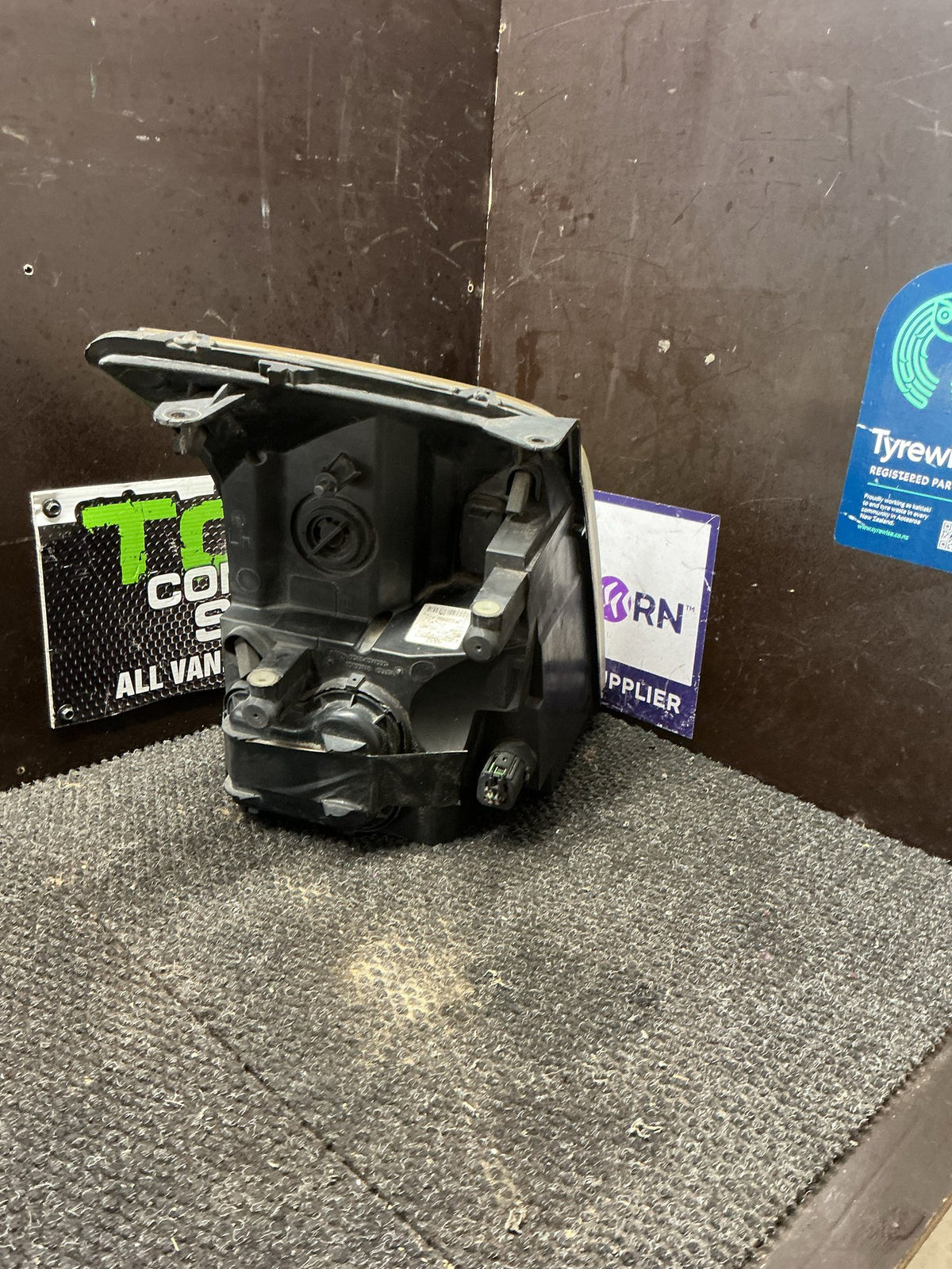 2009 Ford Transit- Left Headlight- (TAG9608) PN: 6C11-13W030