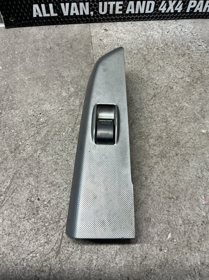 2005-2006 Toyota Hilux VII N20- Right Rear Window Switch- (TAG13718)