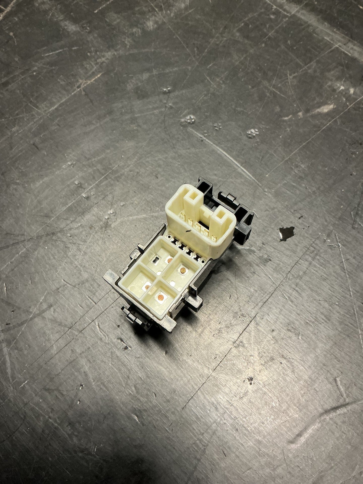 2007-2014 Toyota Highlander U40- Right Rear Window Switch- (TAG10831)