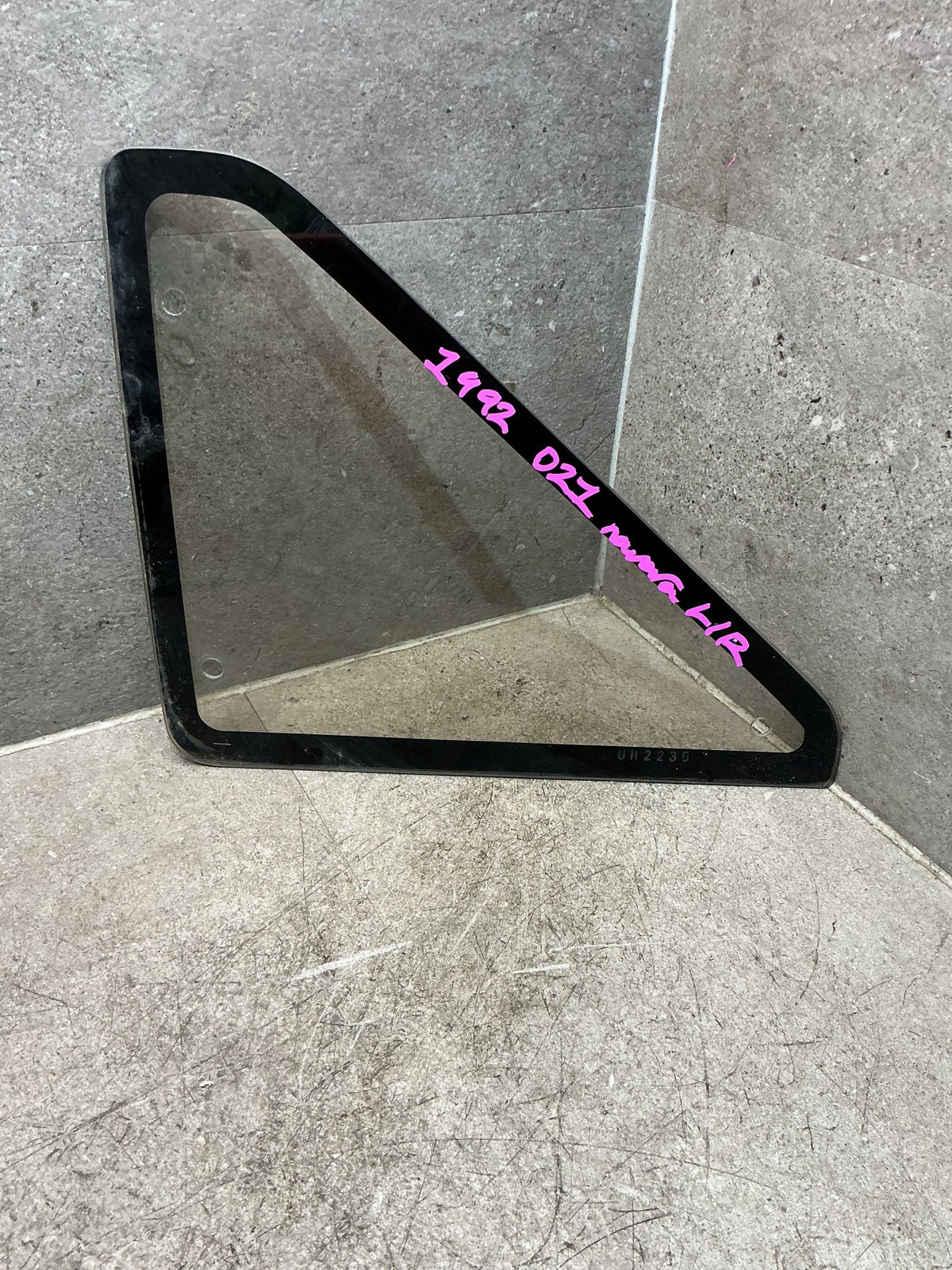 1992 Nissan Navara D21 - Left Rear Cargo Glass - (TAG18769)