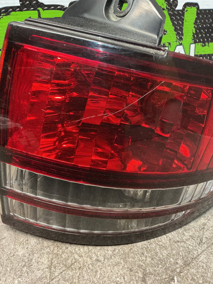 2004 Toyota Estima ACR30 - Right Taillight - (TAG16116)