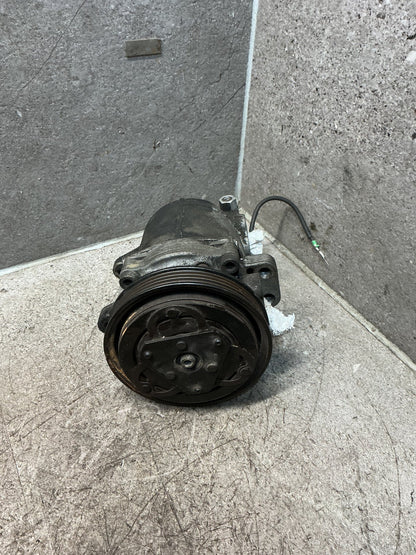 2003 Suzuki Grand Vitara SQ420W - A/C Compressor - (TAG17891)