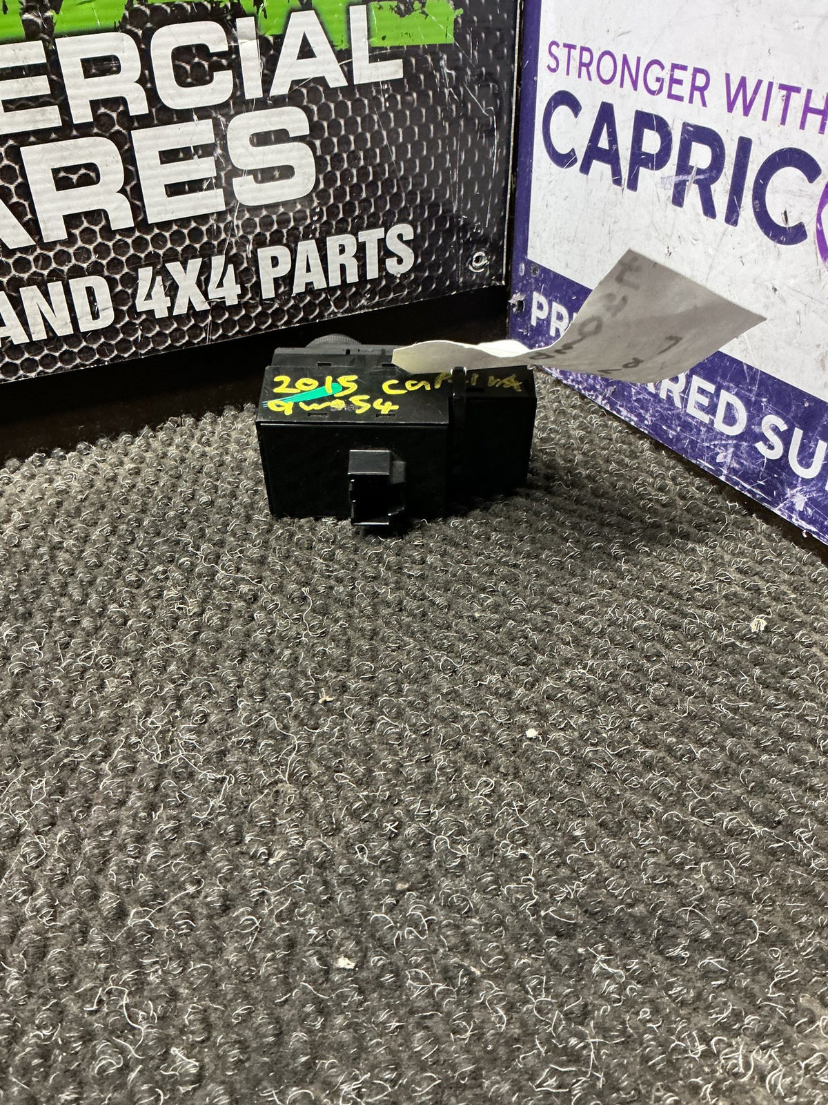 2015 Holden Captiva 7 9W054- Mirror Adjuster Switch- (TAG10543)