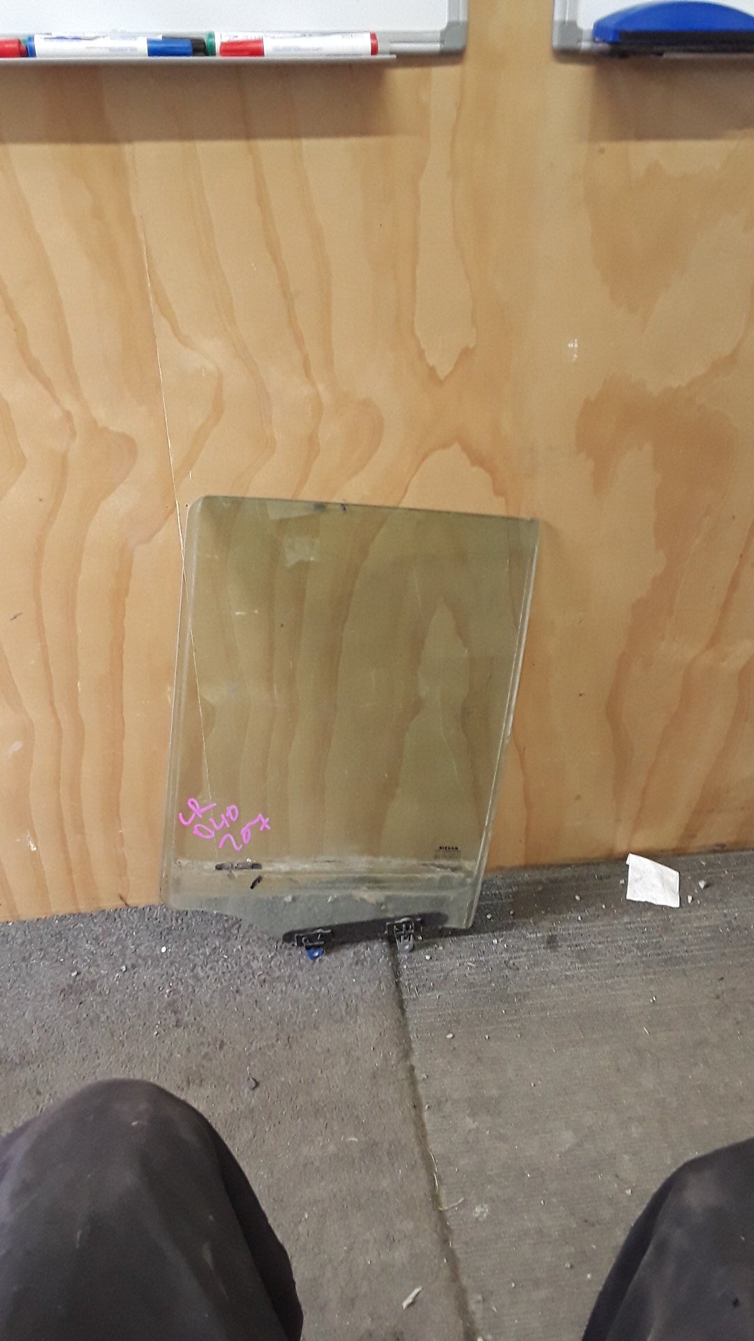 2005-2011 Nissan Navara D40 D40- Left Rear Door Glass- (TAG2789)