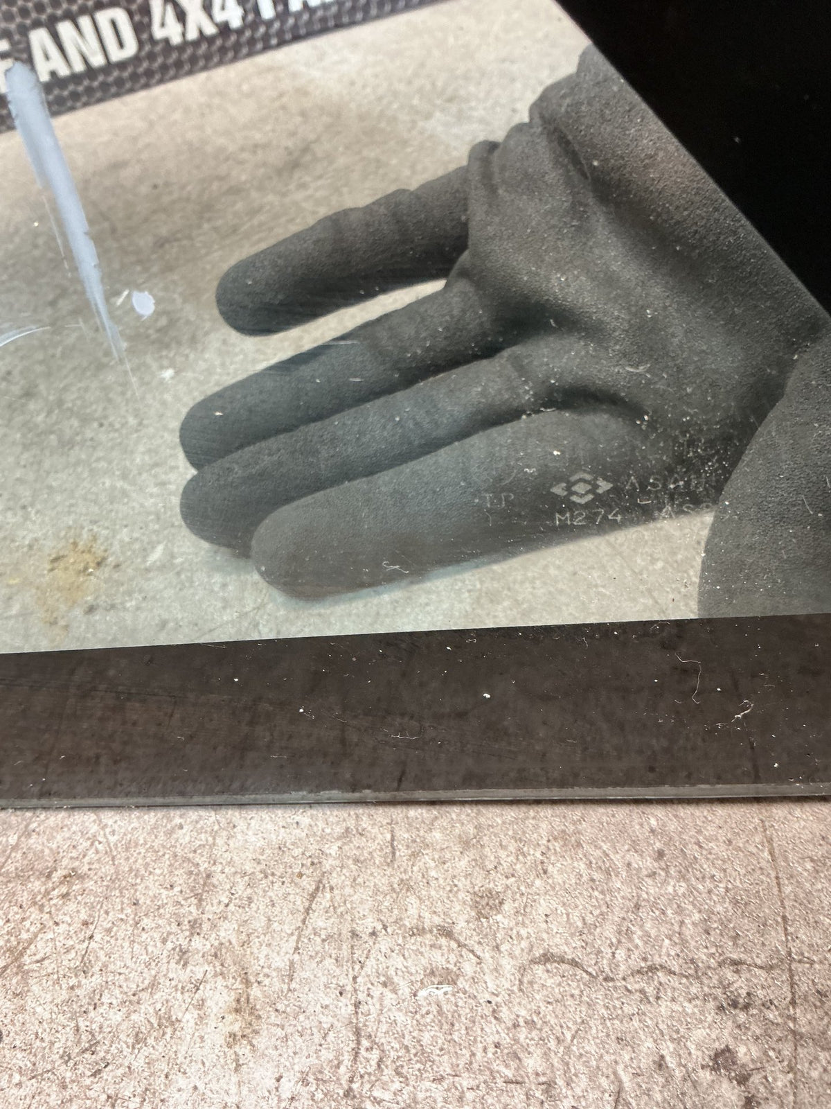 1995 Isuzu MU UCS69DW- Left Rear Cargo Glass- (TAG15895)