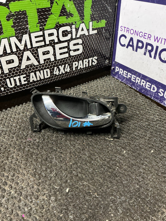 2014 Nissan Serena C26- Right Front Door Interior Handle- (TAG9556)