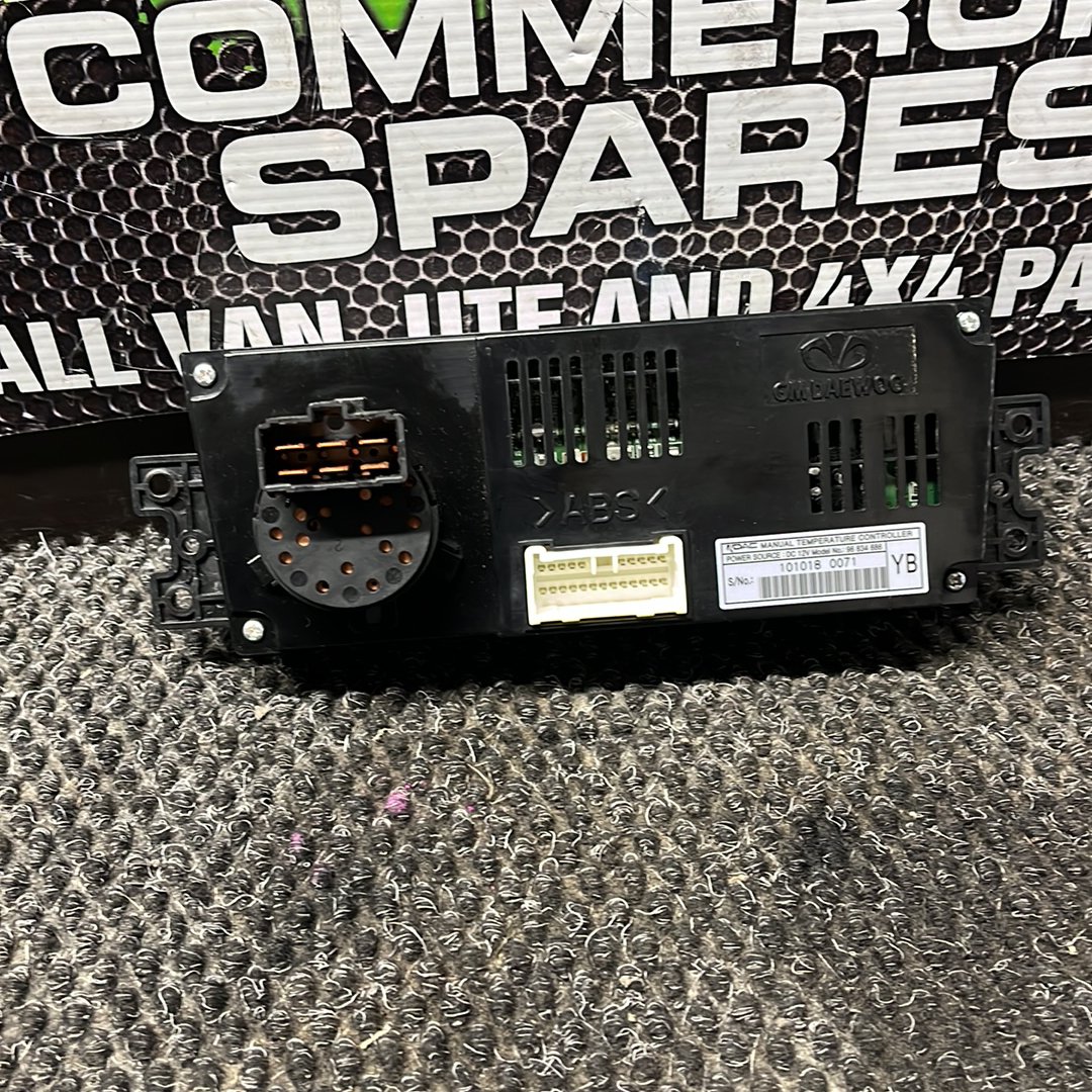 2013 Holden Captiva 5- Heater Controls- (TAG8201)