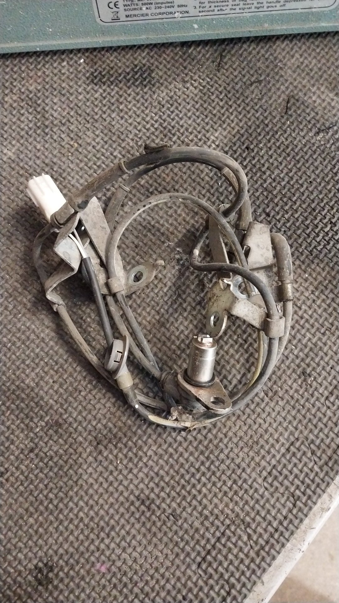 2006-2009 Ford Ranger PJ SFE9- Right Front ABS Sensor- (TAG2507)