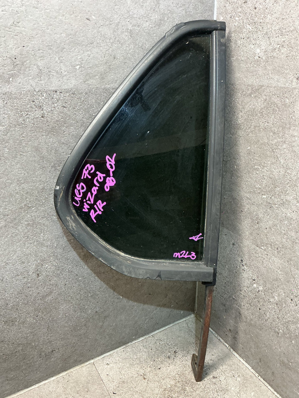 1998-2002 Isuzu Wizard UES UES73 - Right Rear Quarter Door Glass - (TAG18800)