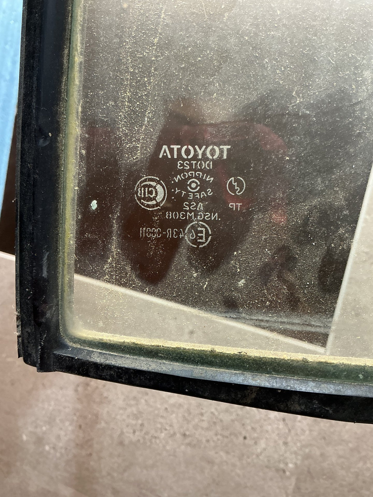 1994 Toyota Prado KZJ95 - Right Rear Quarter Door Glass - (TAG18340)