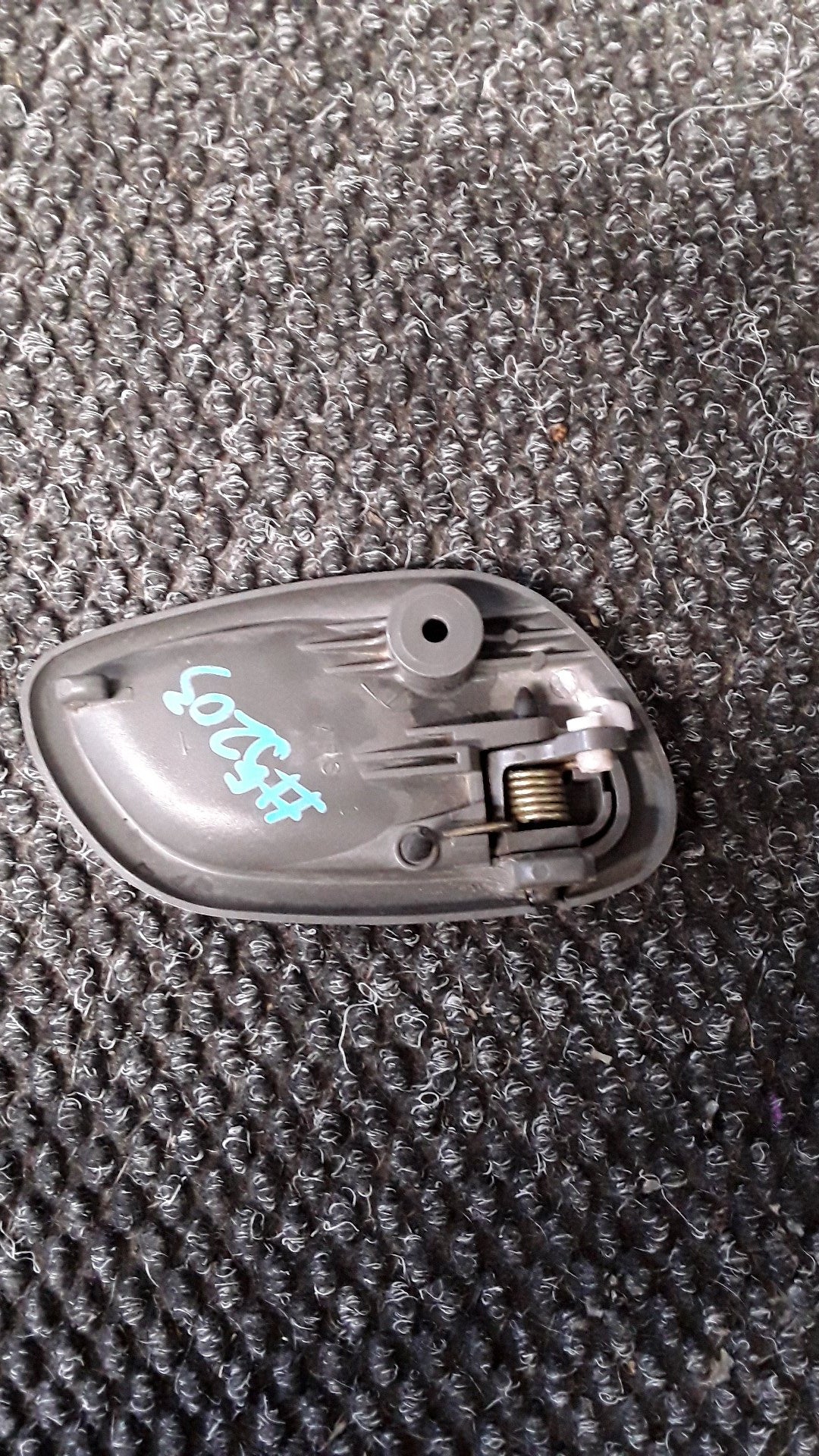 1998-2005 Suzuki Grand Vitara I FT SQ420- Left Front Door Interior Handle- (TAG5203)