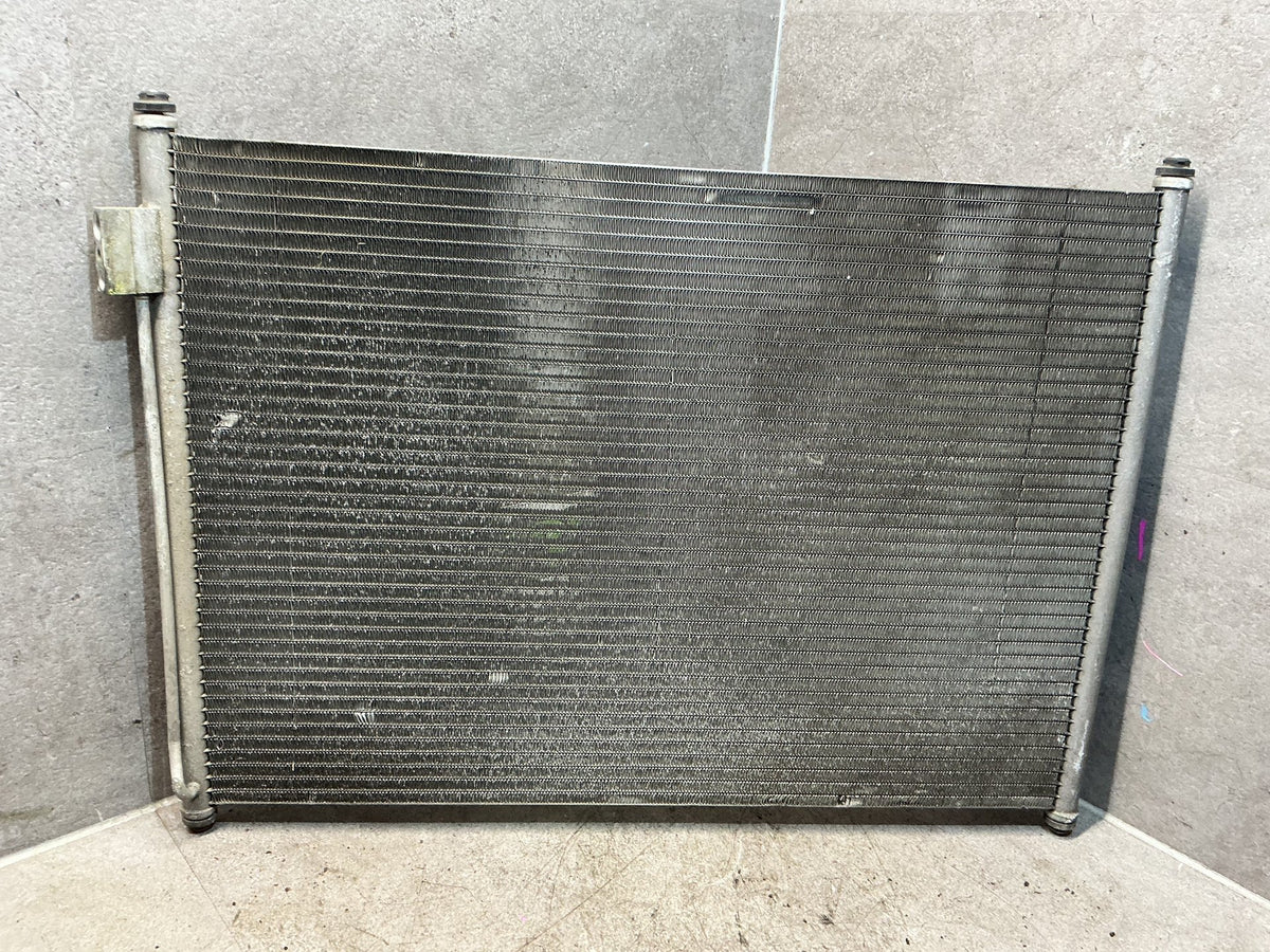 2005 Nissan Elgrand ME51- A/C Condenser- (TAG16790)