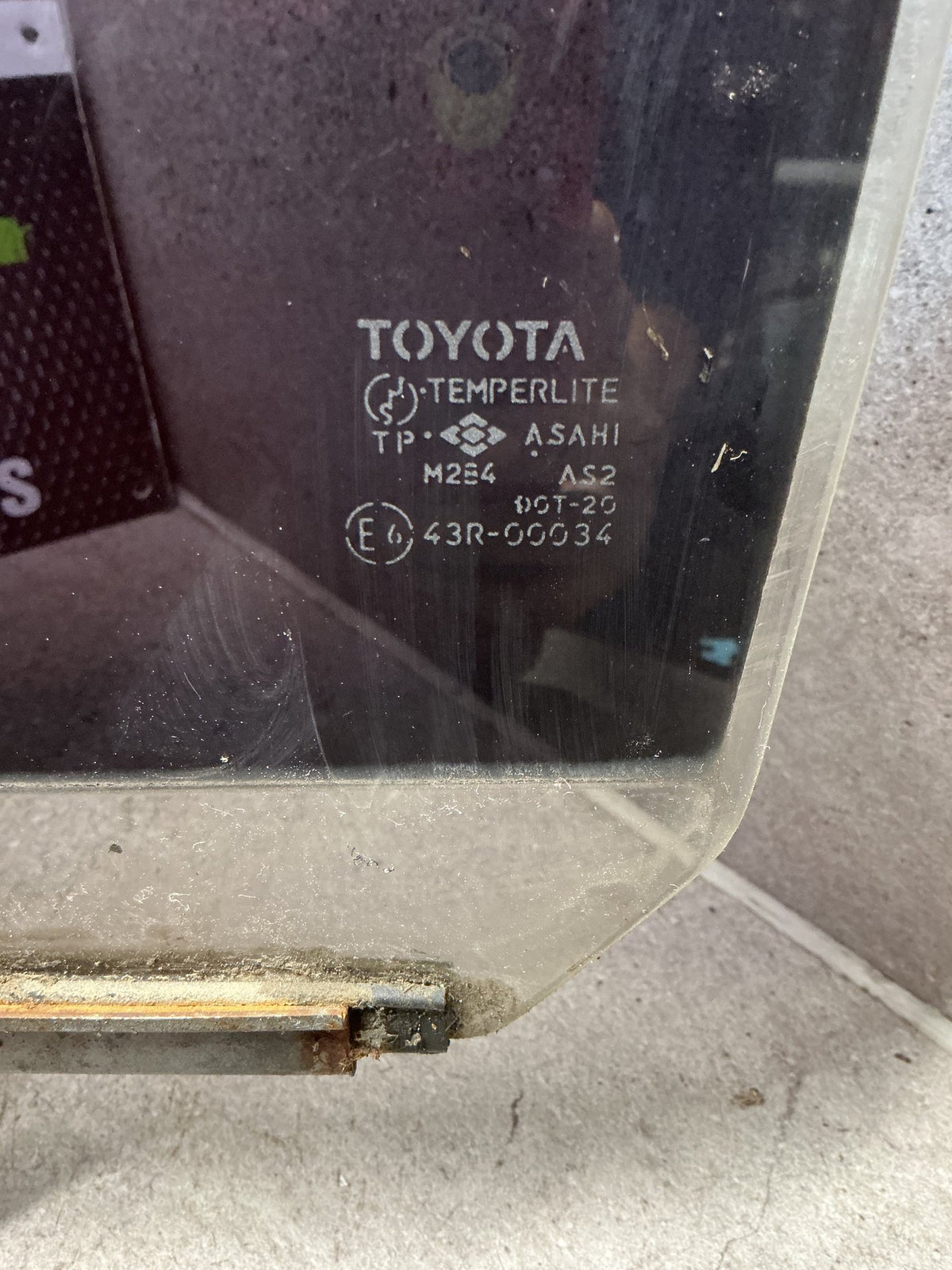 1995-1997 Toyota Land Cruiser J80- Left Rear Door Glass- (TAG15885)