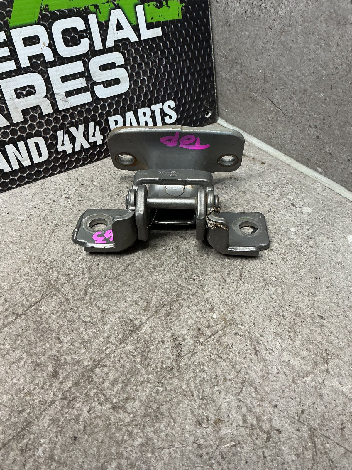 2011 Nissan Caravan VWE25- Left Front Door Top Hinge- (TAG15123)
