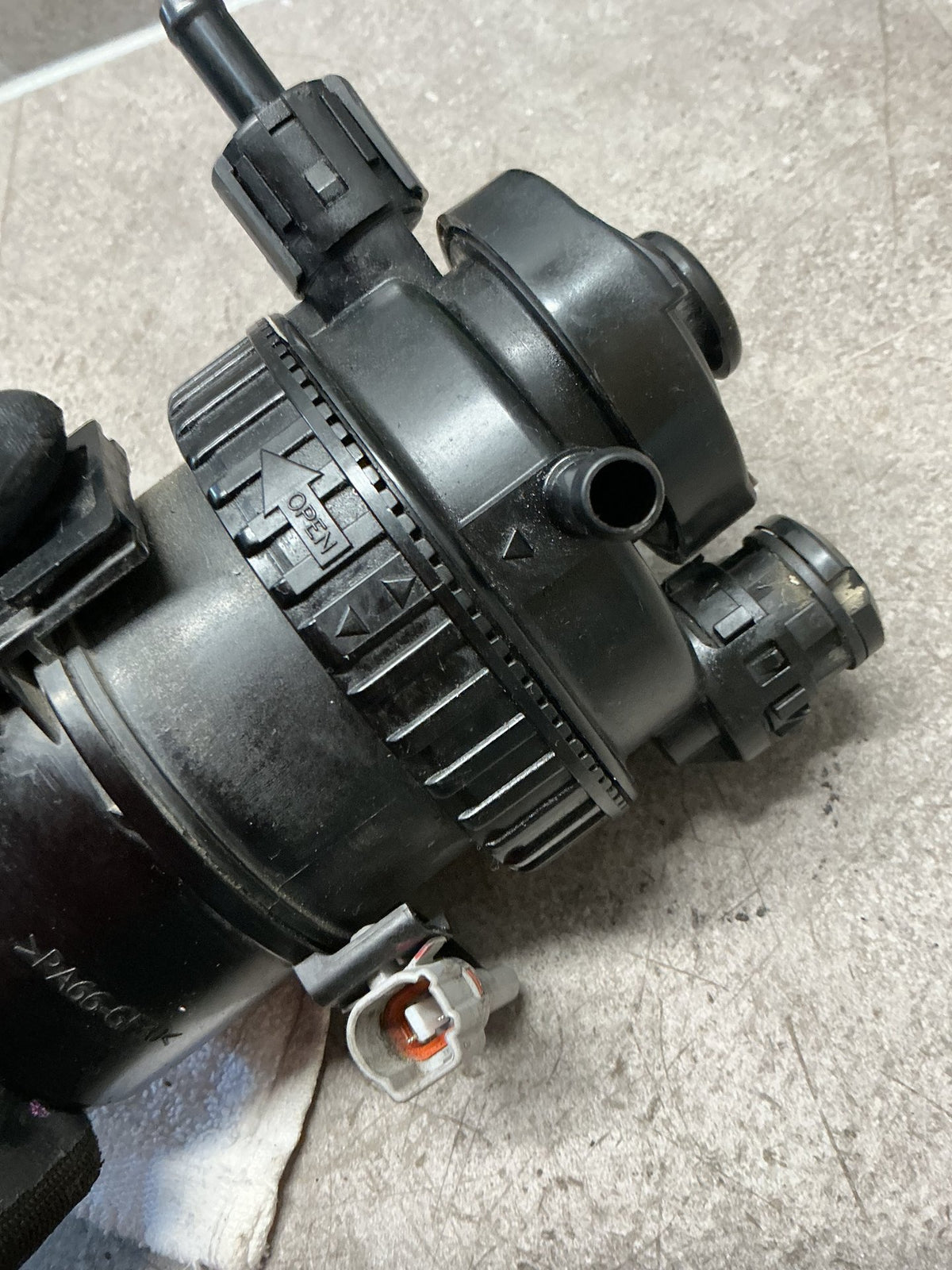 2014 Toyota Hilux- Fuel Filter Primer Pump- (TAG14072)