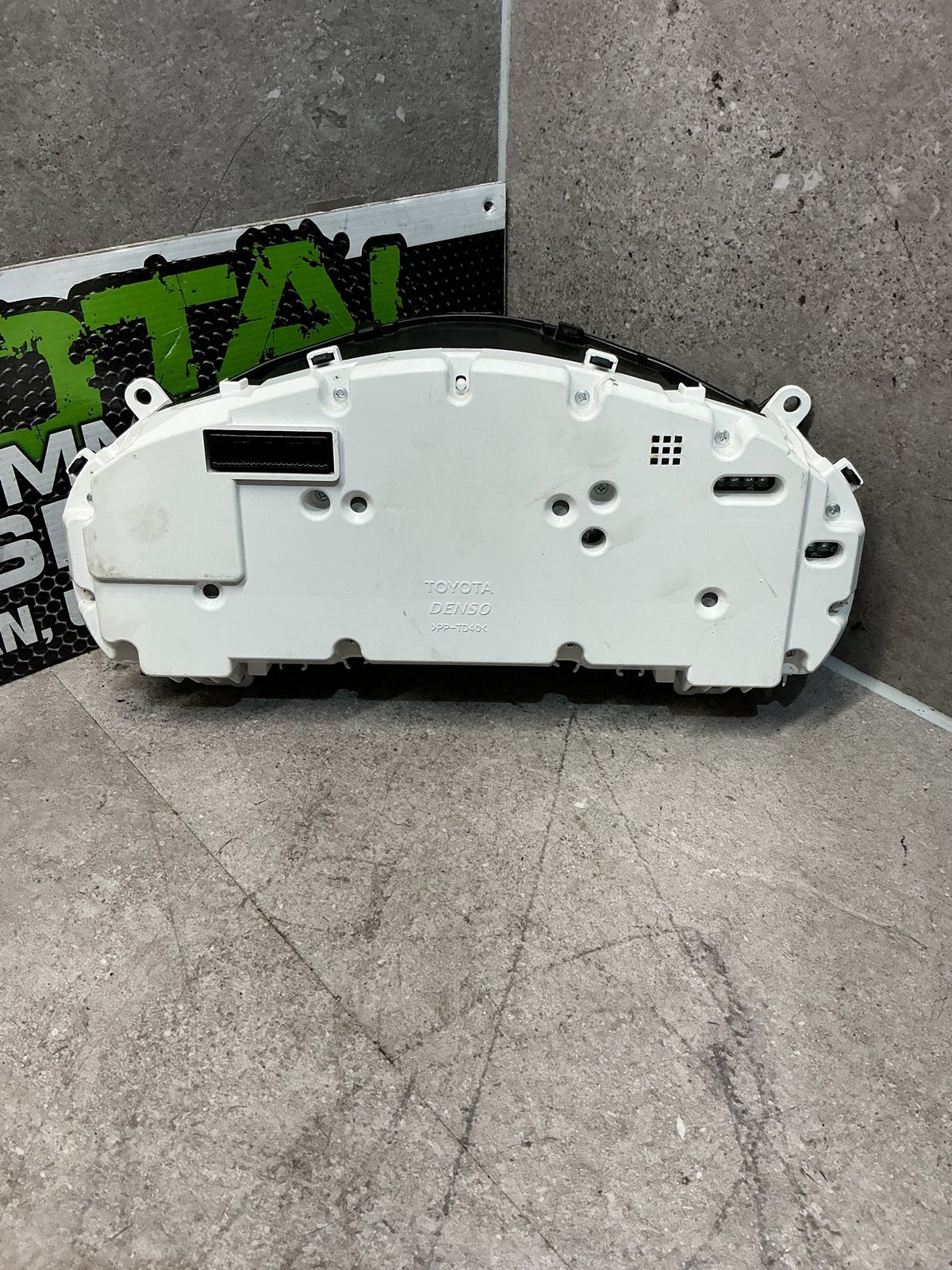 2007-2014 Toyota Highlander U40- Instrument Cluster- (TAG13275)