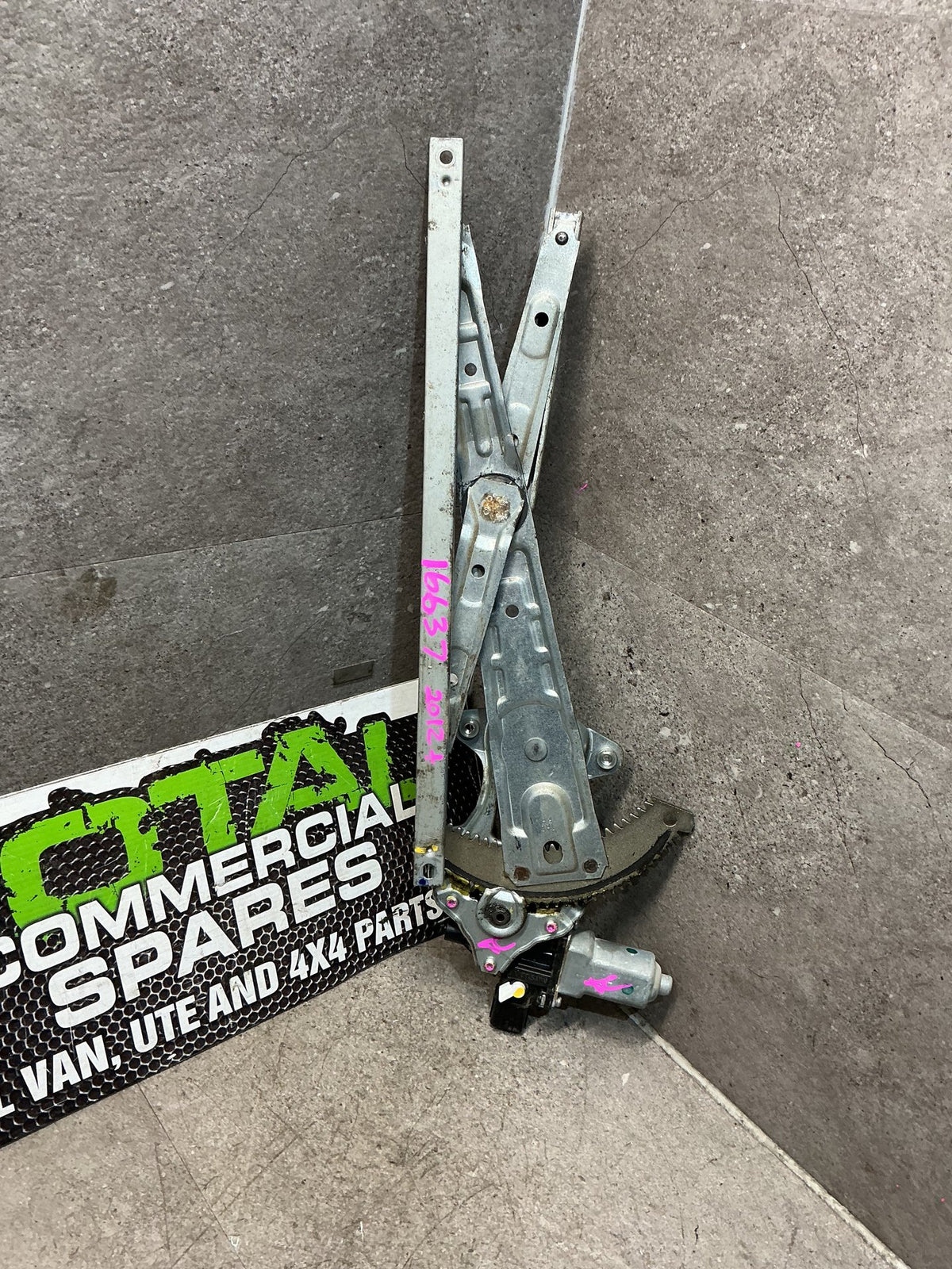 2012 Isuzu D-Max- Right Front Window Regulator/Motor- (TAG16637)
