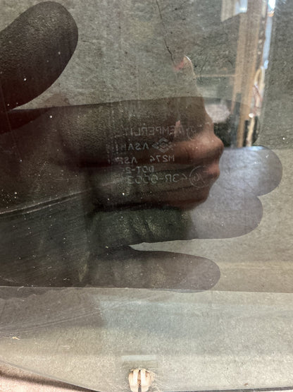 1992-2004 Toyota Hiace H100 - Right Front Door Glass - (TAG19020)