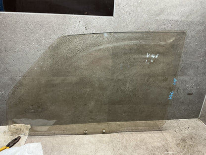1991 Mitsubishi Pajero V46 - Left Front Door Glass - (TAG19075)