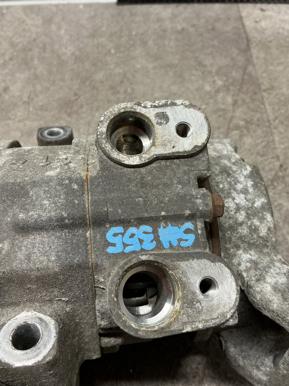 2014 Toyota Hilux- A/C Compressor- (TAG14070)