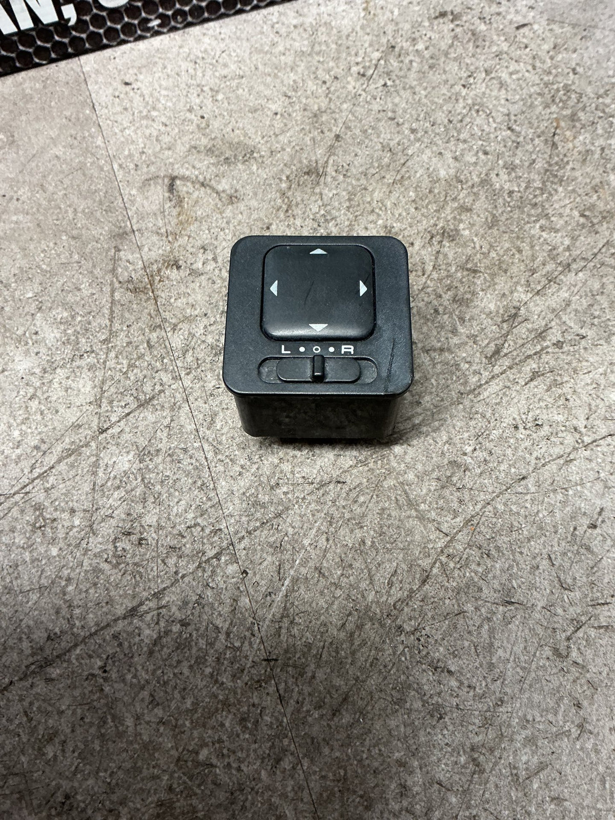 1999-2006 Ford Courier UN- Mirror Adjuster Switch- (TAG15606)