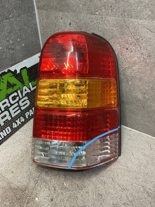 2004 Ford Escape XLT V6 AUTO- Right Taillight- (TAG5157)