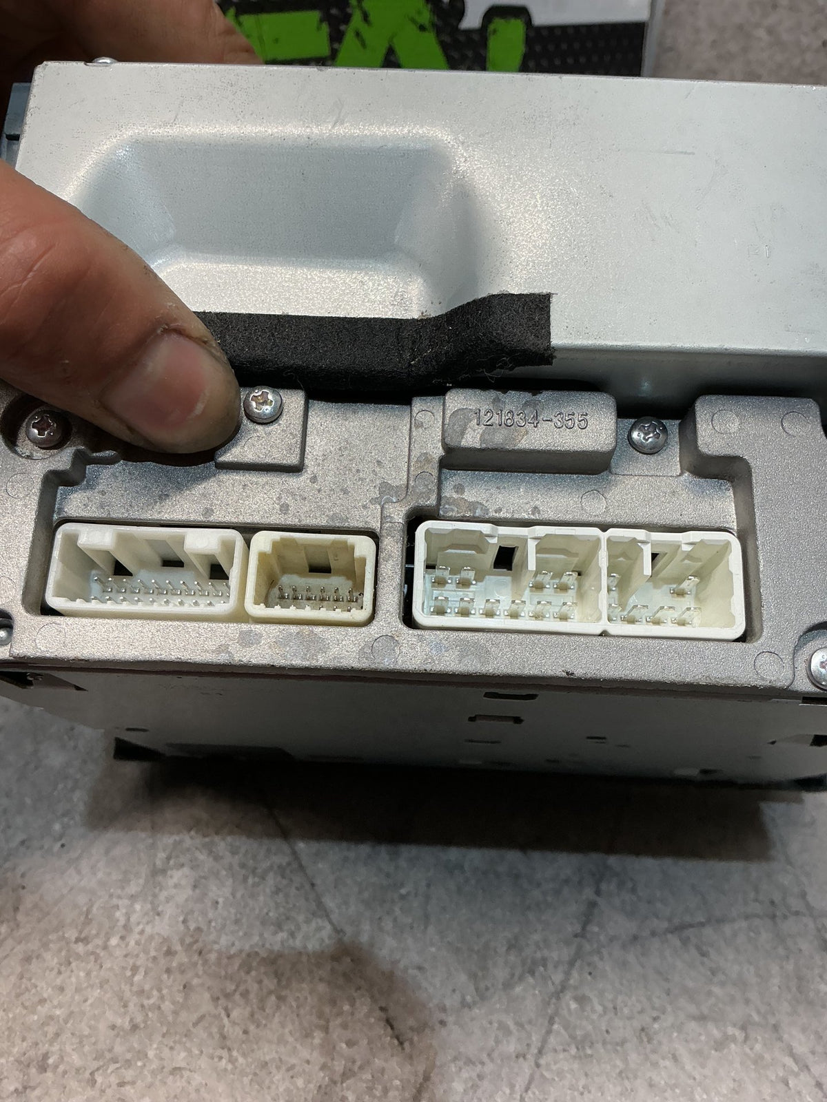2011 Toyota Highlander U40- Stereo Head Unit- (TAG13271) PN: FT0015A