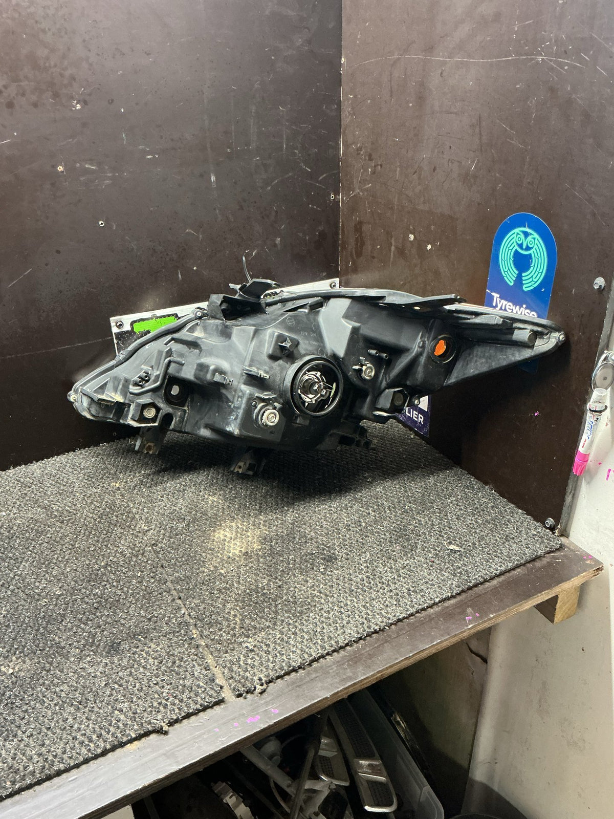 2012 Mazda BT-50- Right Headlight- (TAG9607)