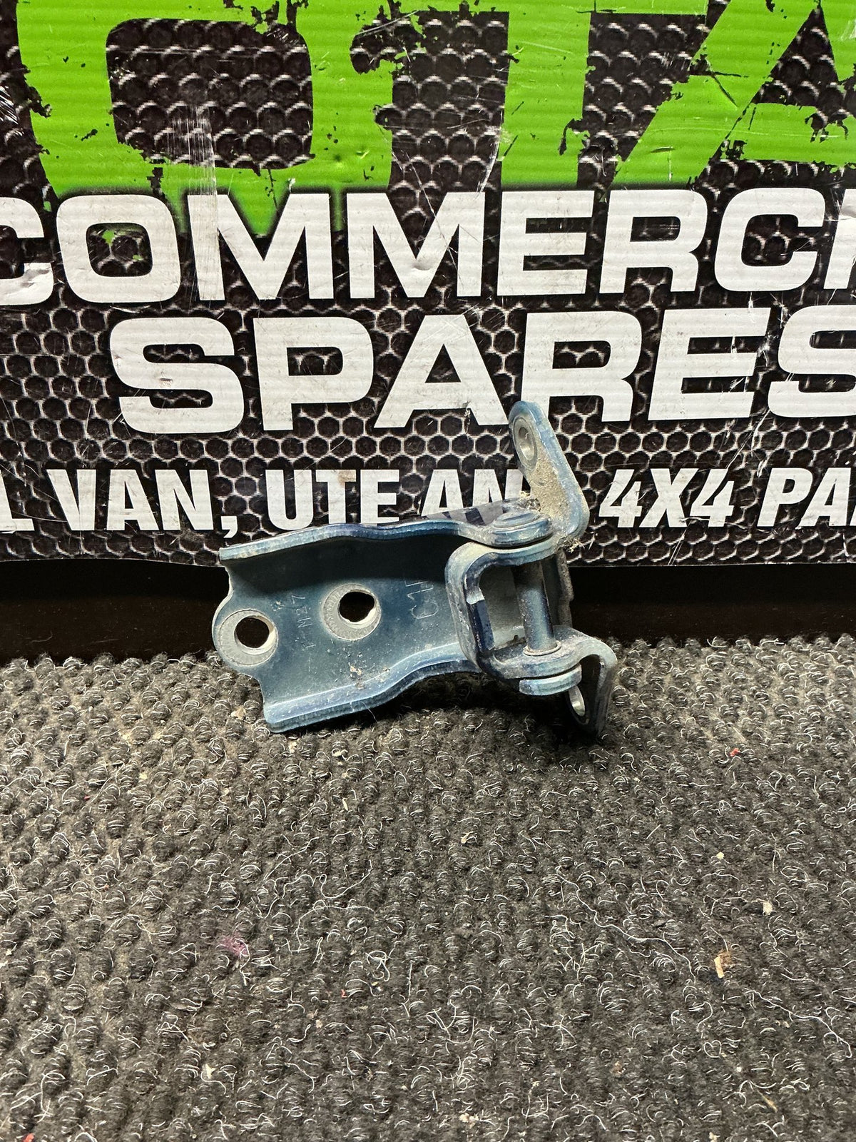 2012 Holden Captiva 5- Right Front Door Bottom Hinge- (TAG10331)