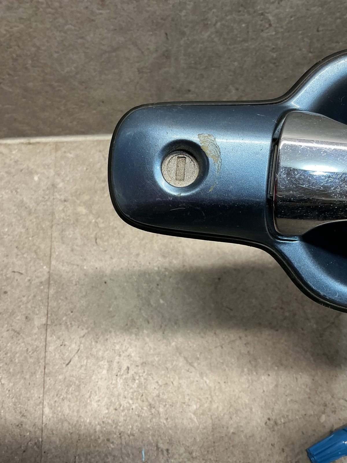 2005 Holden Rodeo 1W037- Left Front Door Exterior Handle- (TAG14744)