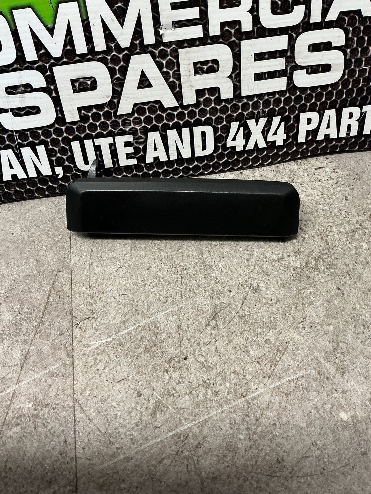 1997 Nissan Navara D21- Right Front Door Exterior Handle- (TAG13577) PN: NS3193