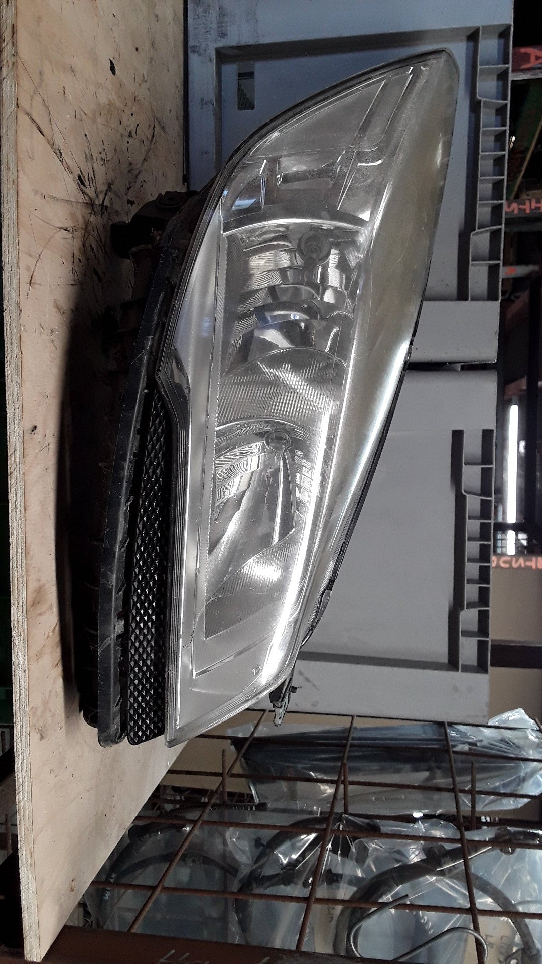 2014 Ford Kuga- Right Headlight- (TAG103) PN: CV4413W029BE