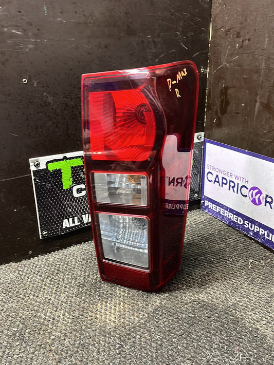 2015 Isuzu D-Max- Right Taillight- (TAG9018)
