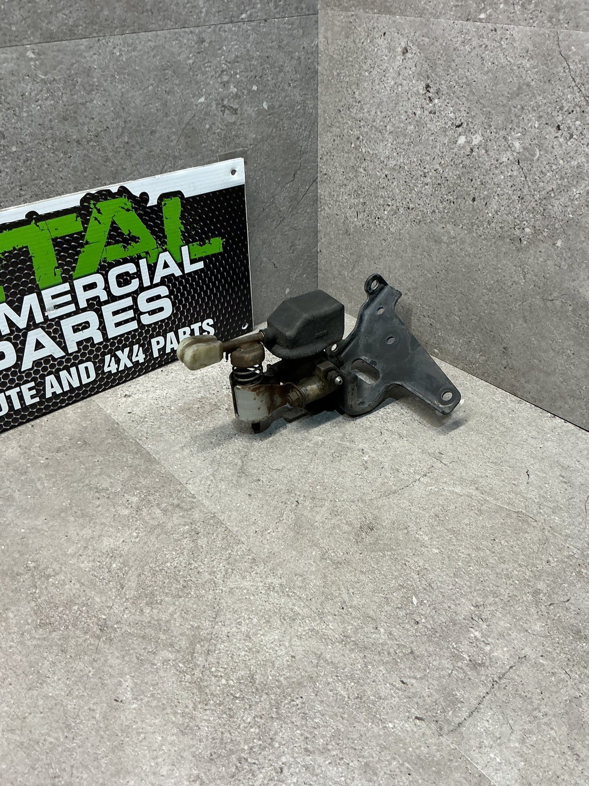 1993-2003 Toyota Hiace IV H100- Brake Proportioning Valve- (TAG11768)