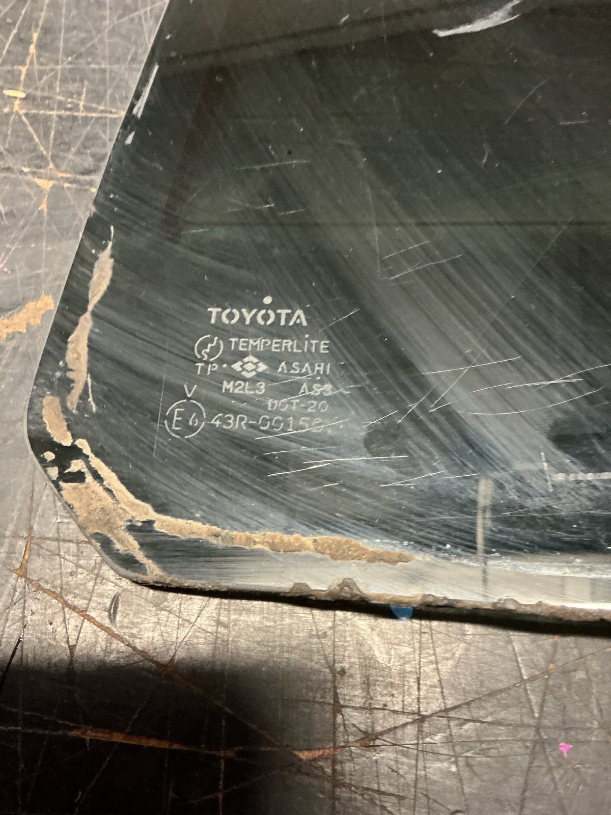 1998 Toyota Hiace H100 - Rear Screen Window - (TAG18855)