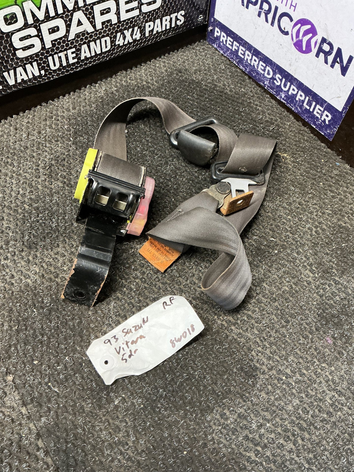 1993 Suzuki Vitara 8W018- Right Front Seat Belt- (TAG10745)