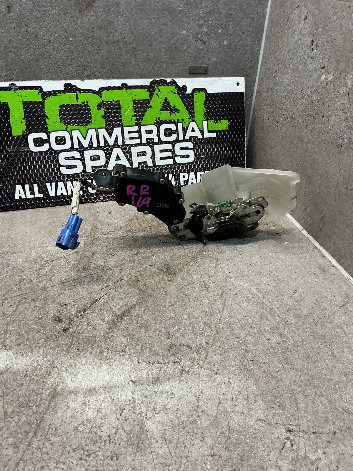 1995 Toyota Land Cruiser J80- Right Rear Door Lock Actuator- (TAG15692)