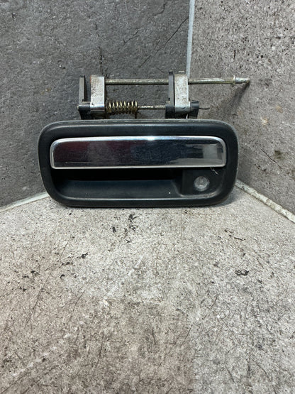 1996-2000 Toyota Land Cruiser J90 - Left Front Door Exterior Handle - (TAG18062)