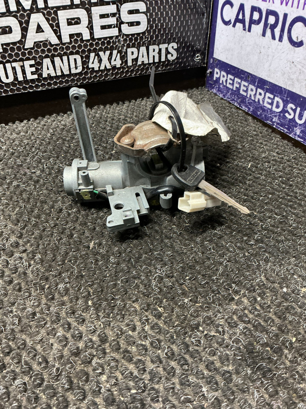 2003 Suzuki Carry 3W040- Ignition With Key- (TAG9962)