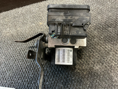 2009 Dodge Nitro KA- ABS Pump/Modulator- (TAG9775) PN: P52125441AE