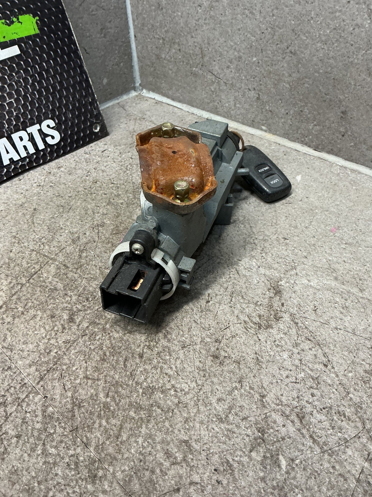 2010 Ford Ranger- Ignition With Key- (TAG15389)